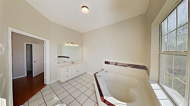 3230 W Meadow Lane, Dickinson, TX 77539