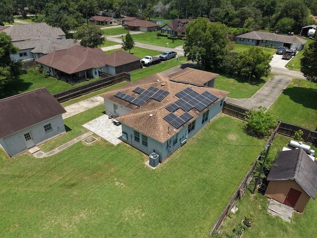 3230 W Meadow Lane, Dickinson, TX 77539