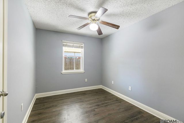 1532 Outrigger Dr, Baton Rouge, LA 70816