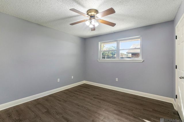 1532 Outrigger Dr, Baton Rouge, LA 70816