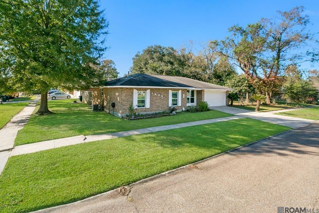 1532 Outrigger Dr, Baton Rouge, LA 70816
