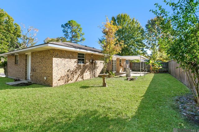 1532 Outrigger Dr, Baton Rouge, LA 70816