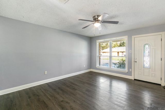 1532 Outrigger Dr, Baton Rouge, LA 70816