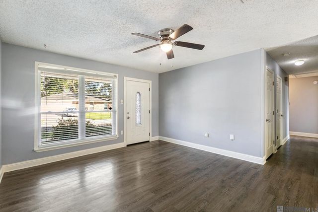 1532 Outrigger Dr, Baton Rouge, LA 70816