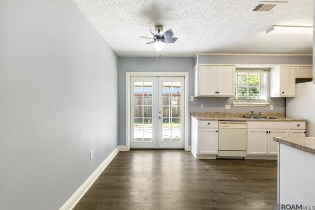 1532 Outrigger Dr, Baton Rouge, LA 70816