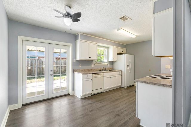 1532 Outrigger Dr, Baton Rouge, LA 70816