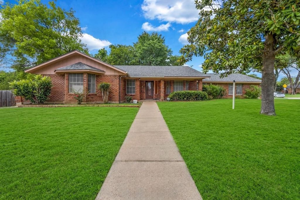 6241 Onyx Drive S, North Richland Hills, TX 76180