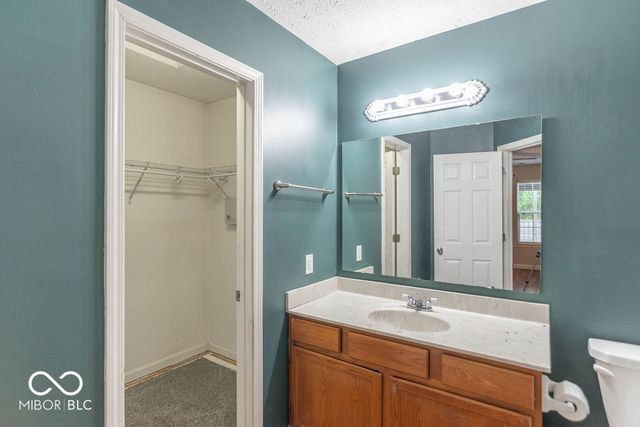 5805 Decatur Ridge Drive, Indianapolis, IN 46221