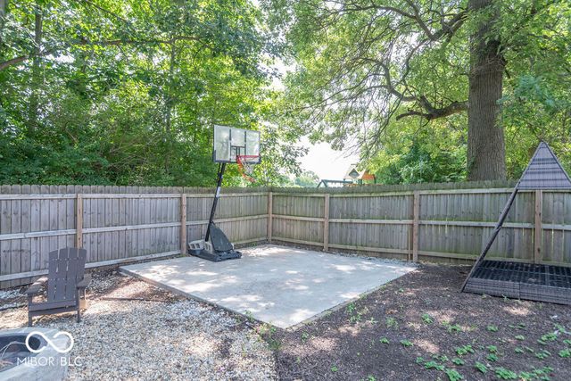 5805 Decatur Ridge Drive, Indianapolis, IN 46221