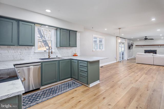 13722 BARBERRY WAY, Sykesville, MD 21784