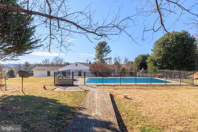 13722 BARBERRY WAY, Sykesville, MD 21784