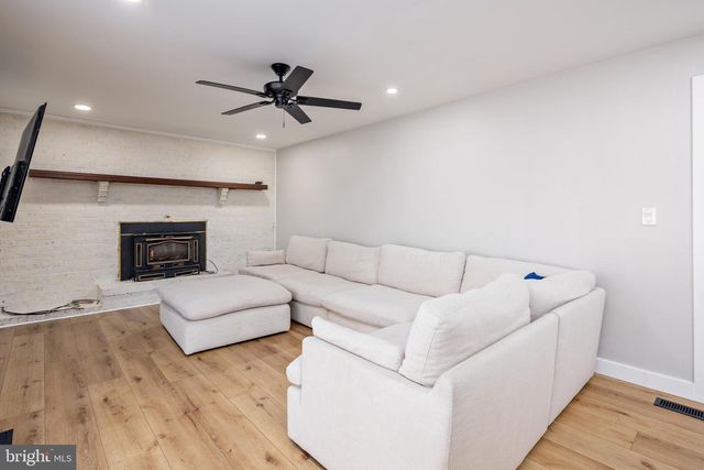 13722 BARBERRY WAY, Sykesville, MD 21784