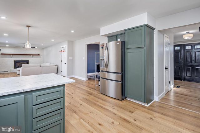 13722 BARBERRY WAY, Sykesville, MD 21784