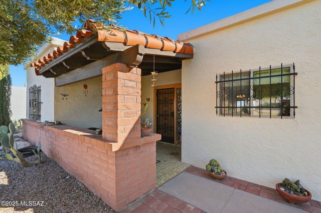 1985 S San Vincent Drive, Green Valley, AZ 85614