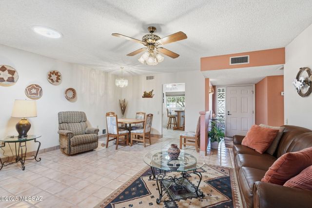 1985 S San Vincent Drive, Green Valley, AZ 85614