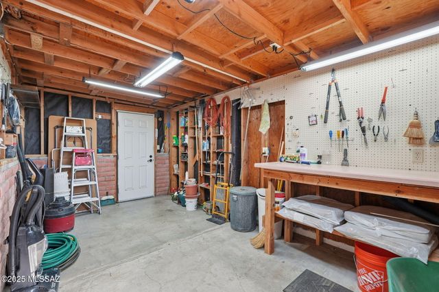 1985 S San Vincent Drive, Green Valley, AZ 85614