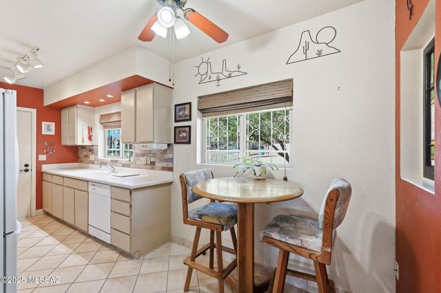 1985 S San Vincent Drive, Green Valley, AZ 85614