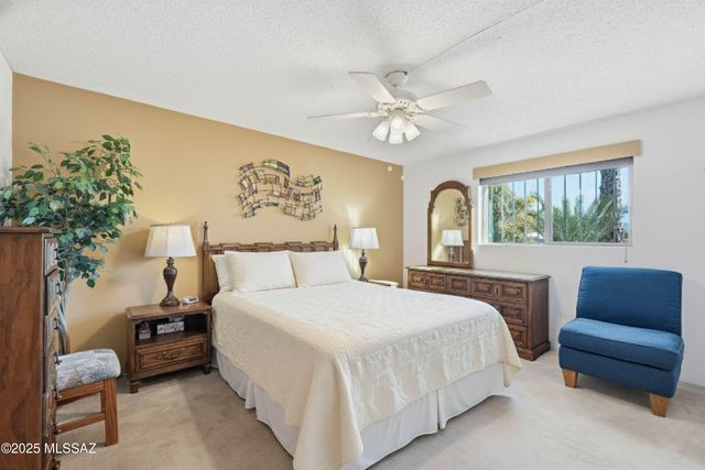 1985 S San Vincent Drive, Green Valley, AZ 85614