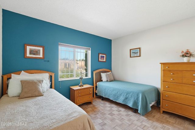 1985 S San Vincent Drive, Green Valley, AZ 85614