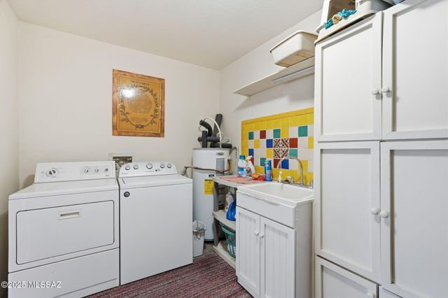 1985 S San Vincent Drive, Green Valley, AZ 85614