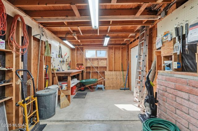 1985 S San Vincent Drive, Green Valley, AZ 85614