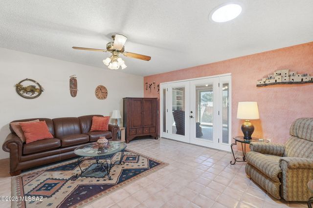 1985 S San Vincent Drive, Green Valley, AZ 85614