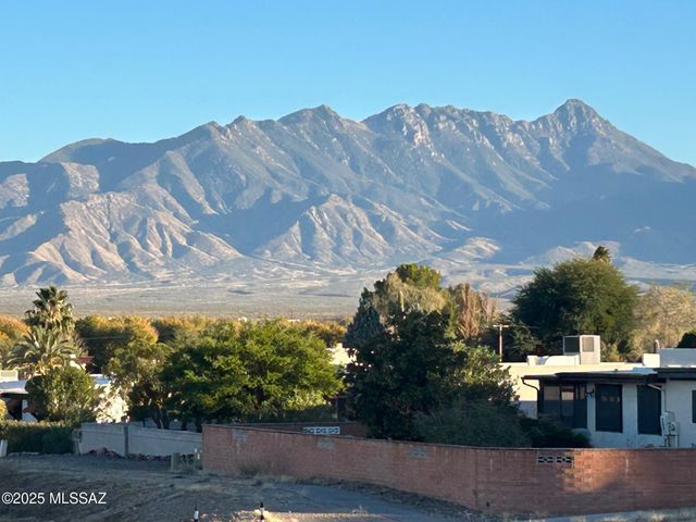 1985 S San Vincent Drive, Green Valley, AZ 85614