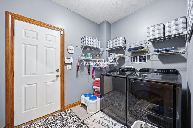 2643 Sandhurst Drive, Lewis Center, OH 43035