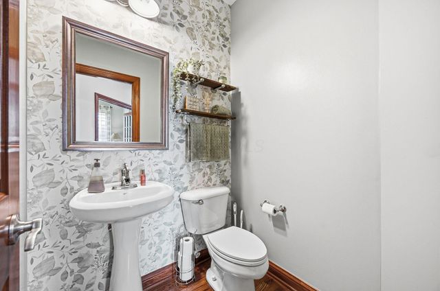 2643 Sandhurst Drive, Lewis Center, OH 43035