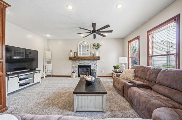 2643 Sandhurst Drive, Lewis Center, OH 43035