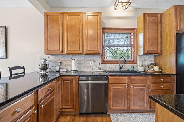2643 Sandhurst Drive, Lewis Center, OH 43035