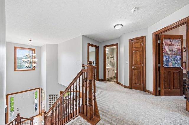 2643 Sandhurst Drive, Lewis Center, OH 43035