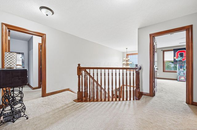 2643 Sandhurst Drive, Lewis Center, OH 43035