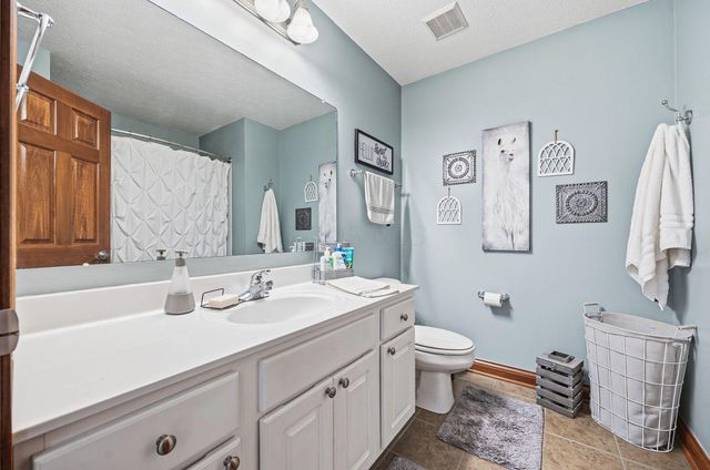 2643 Sandhurst Drive, Lewis Center, OH 43035