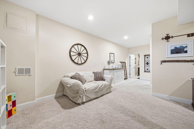 2643 Sandhurst Drive, Lewis Center, OH 43035