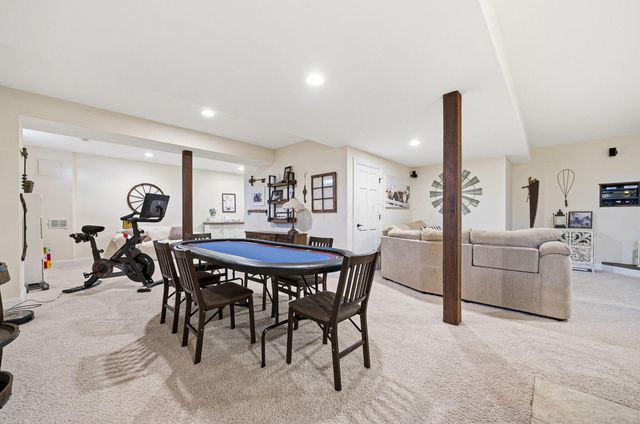2643 Sandhurst Drive, Lewis Center, OH 43035