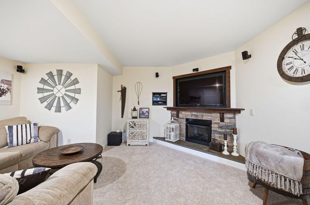 2643 Sandhurst Drive, Lewis Center, OH 43035