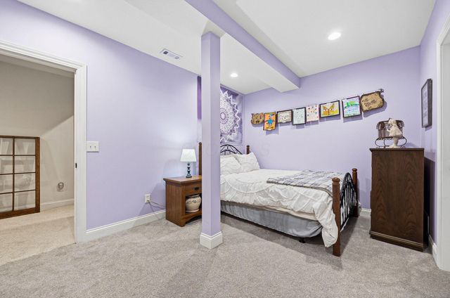 2643 Sandhurst Drive, Lewis Center, OH 43035