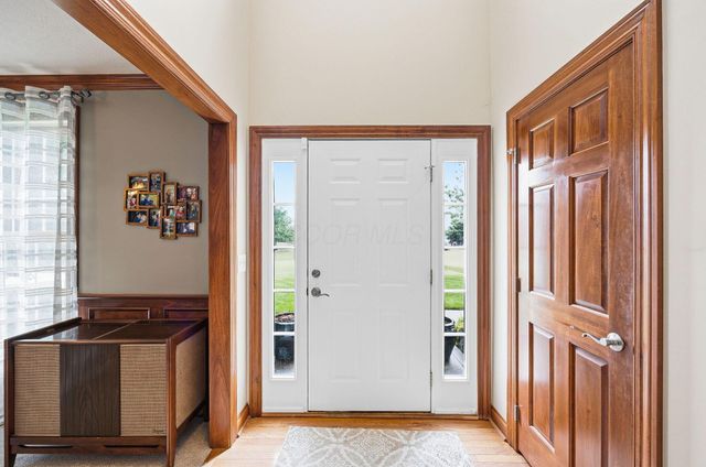 2643 Sandhurst Drive, Lewis Center, OH 43035