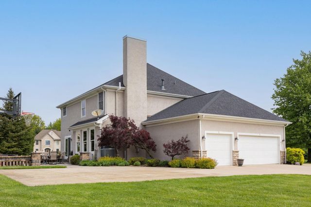 2643 Sandhurst Drive, Lewis Center, OH 43035