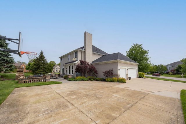 2643 Sandhurst Drive, Lewis Center, OH 43035