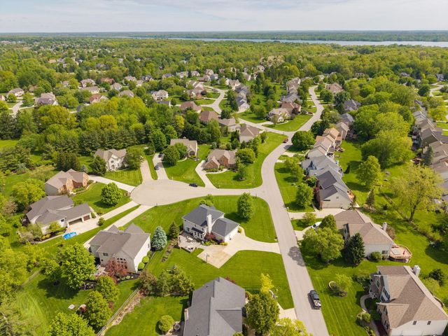 2643 Sandhurst Drive, Lewis Center, OH 43035