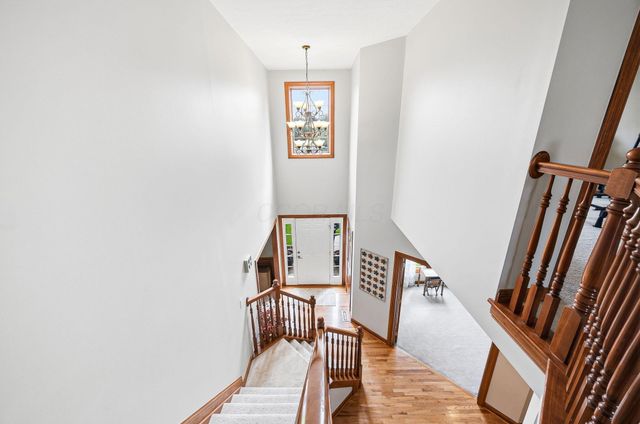 2643 Sandhurst Drive, Lewis Center, OH 43035