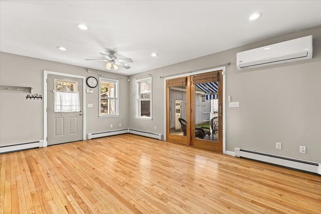 53 Woodlawn St, Taunton, MA 02718