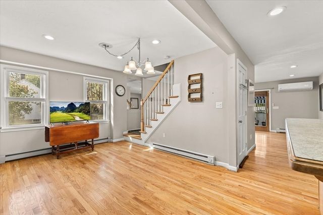 53 Woodlawn St, Taunton, MA 02718