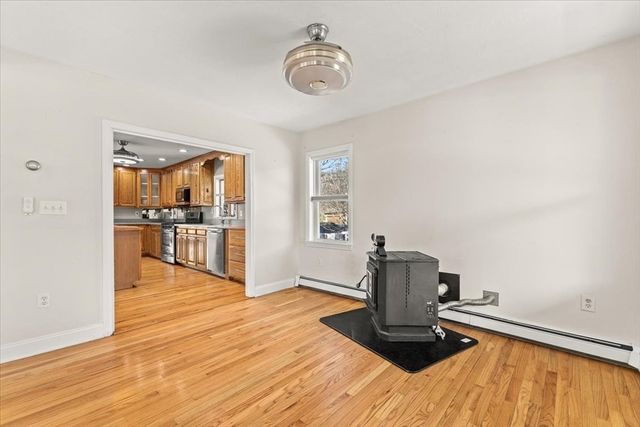 53 Woodlawn St, Taunton, MA 02718