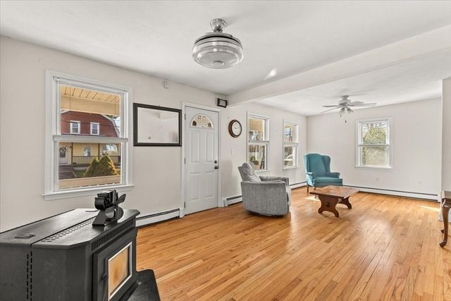 53 Woodlawn St, Taunton, MA 02718