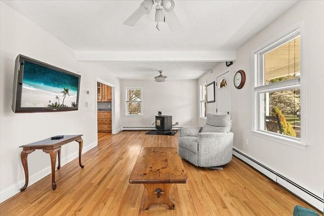 53 Woodlawn St, Taunton, MA 02718