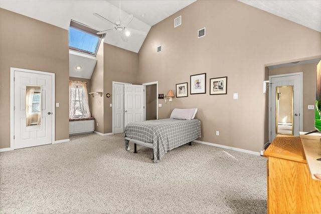 53 Woodlawn St, Taunton, MA 02718