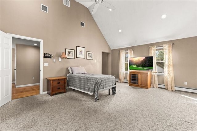 53 Woodlawn St, Taunton, MA 02718